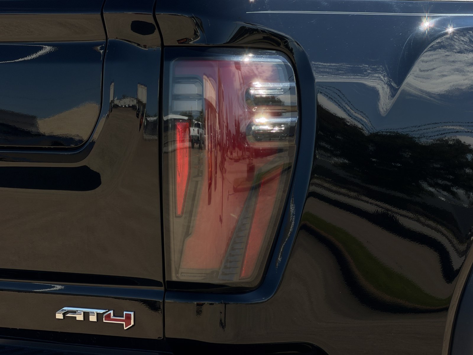 Used 2025 GMC Sierra 3500 AT4 w/ AT4 Premium Plus Package AWD/4WD image 13