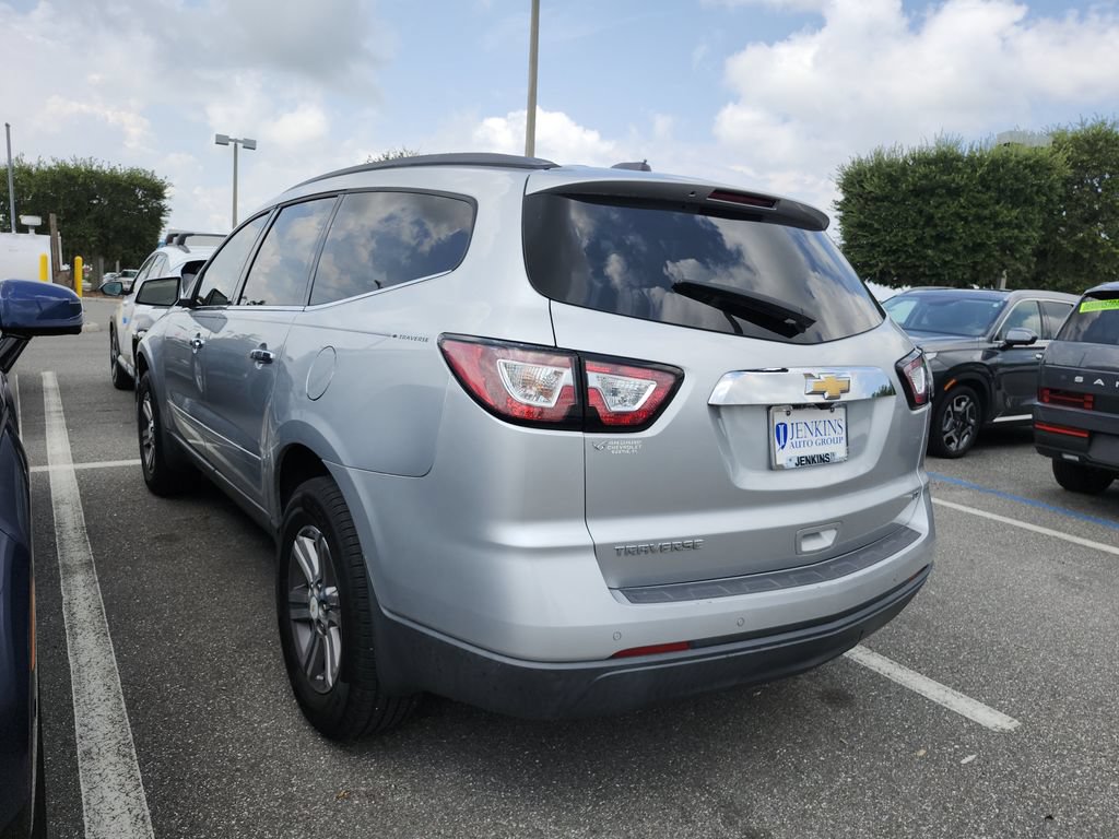 Used 2017 Chevrolet Traverse LT FWD image 4