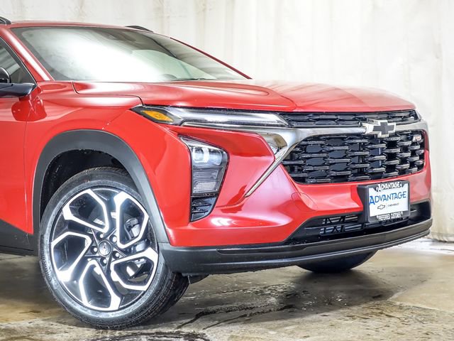 New 2026 Chevrolet Trax RS w/ Sunroof Package FWD image 3