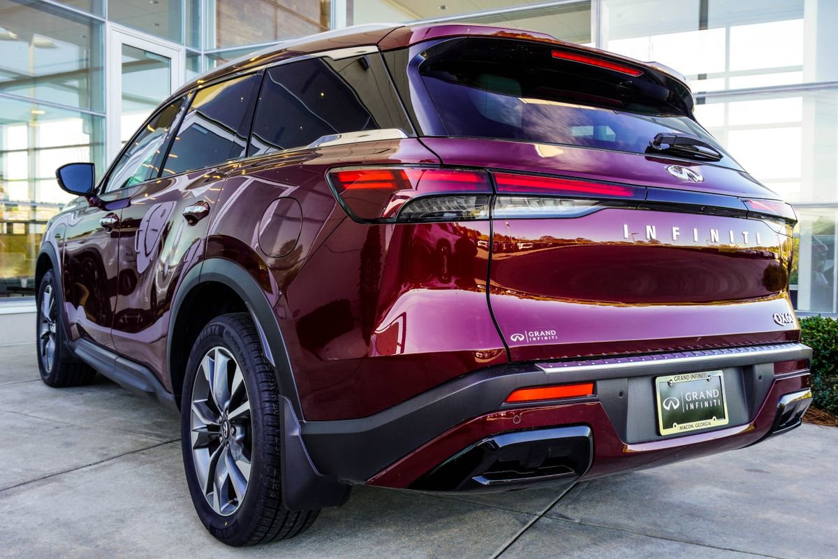 Used 2023 INFINITI QX60 Luxe w/ Performance Audio Package image 10