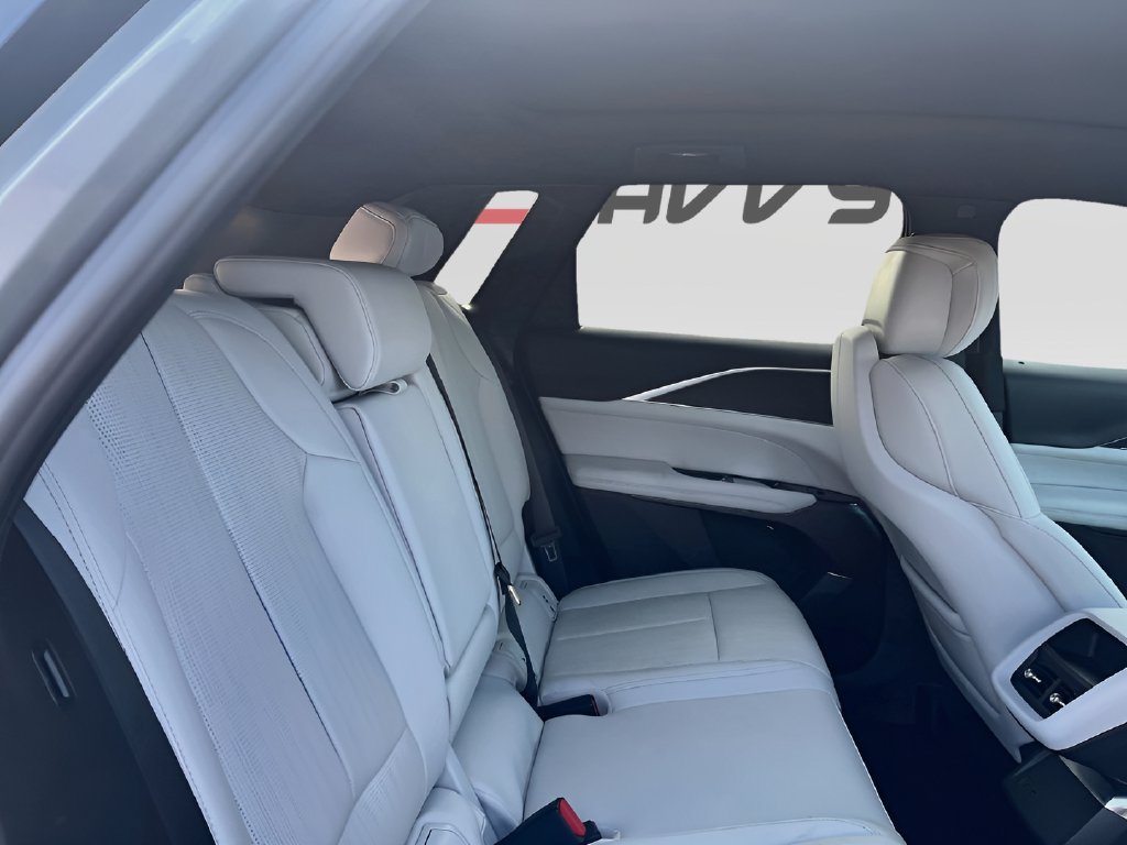 Used 2026 Cadillac Lyriq Luxury RWD image 28