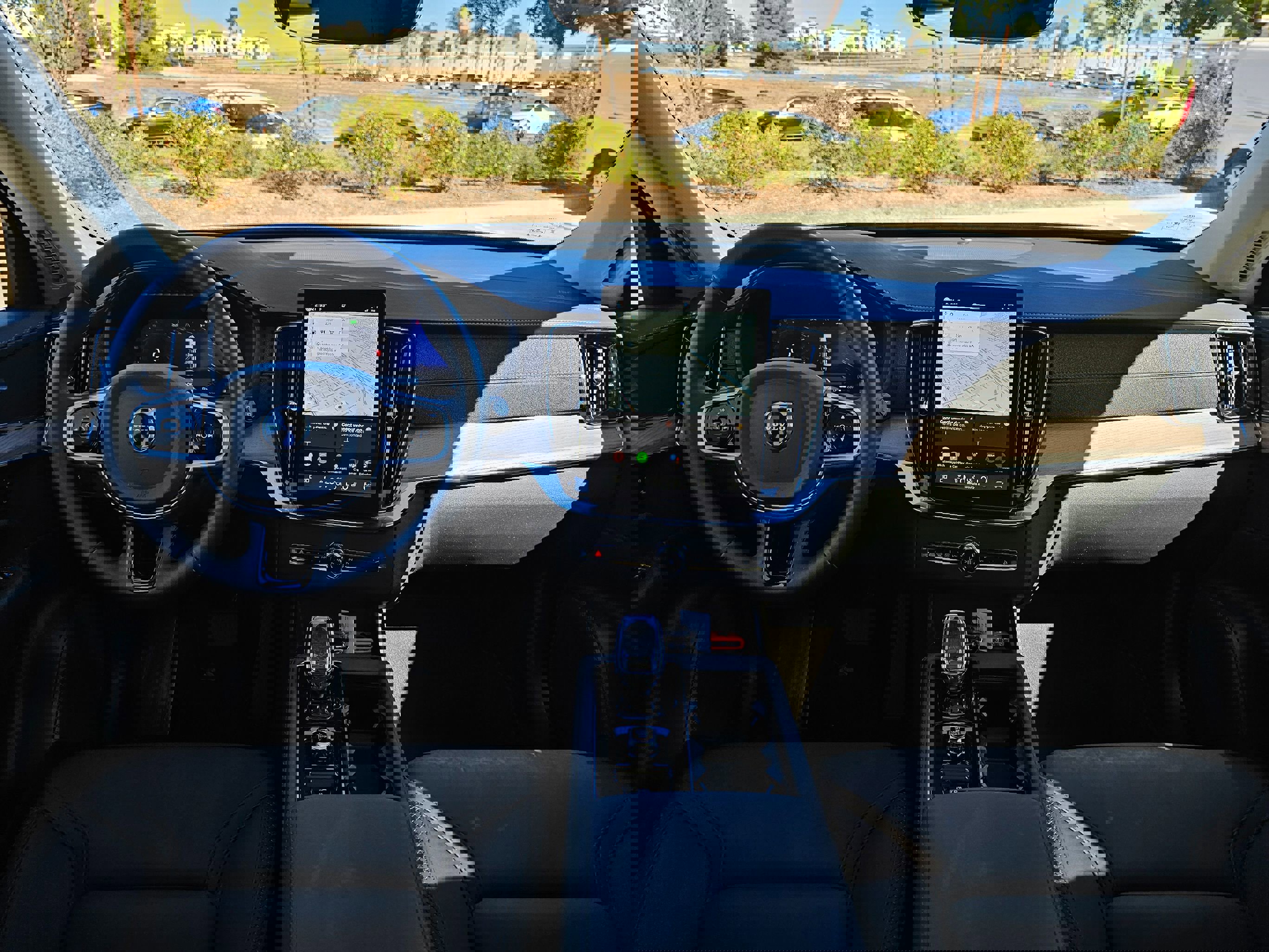 Used 2025 Volvo XC90 B6 Plus image 25