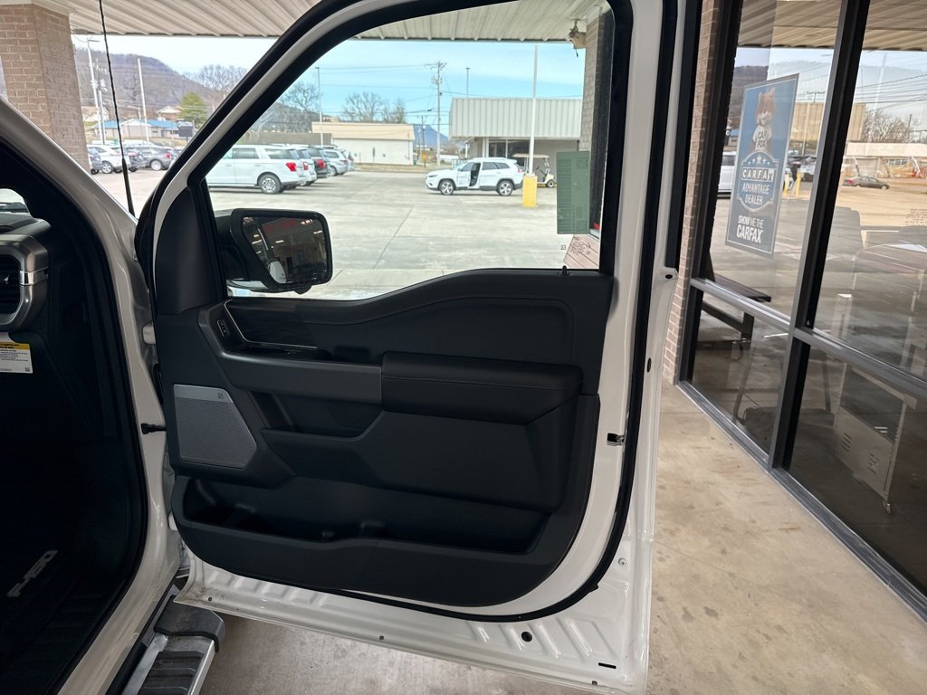 New 2025 Ford F150 Lariat w/ Equipment Group 502A High image 21