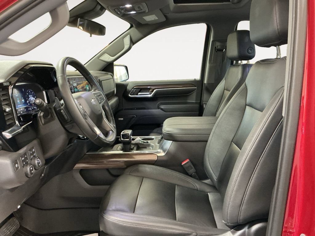 Used 2024 Chevrolet Silverado 1500 LT Trail Boss w/ LT Trail Boss Premium Package AWD/4WD image 11