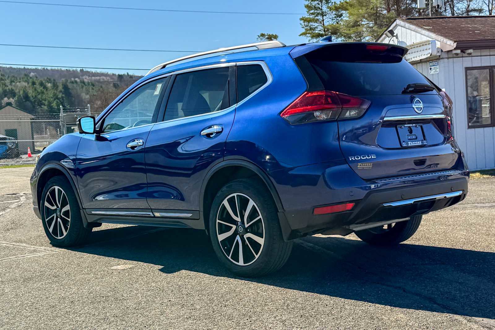 Used 2020 Nissan Rogue SL w/ Premium Package image 5