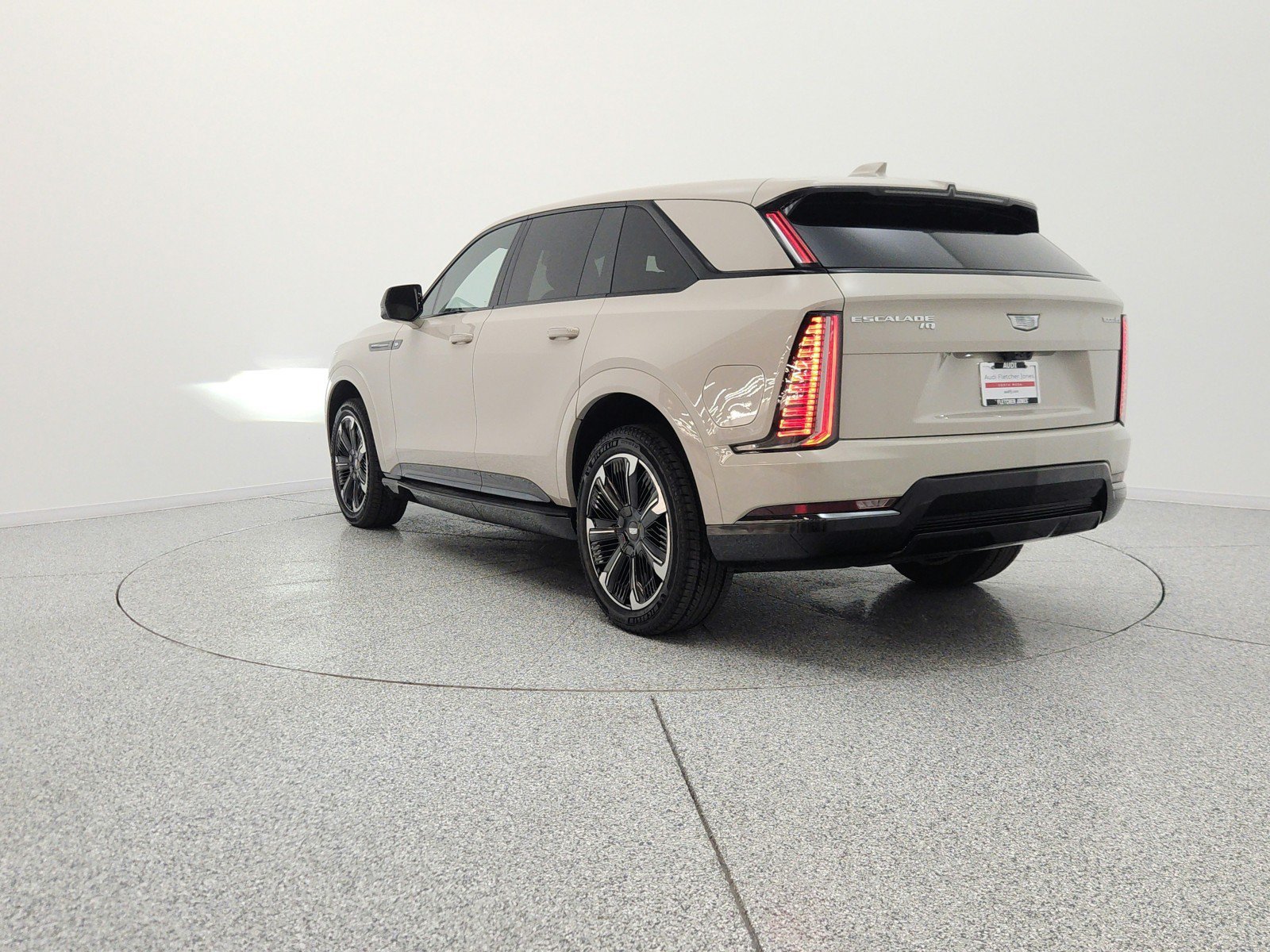 Used 2026 Cadillac Escalade IQ Sport 2 w/ LPO, Floor Liner Package AWD/4WD image 7