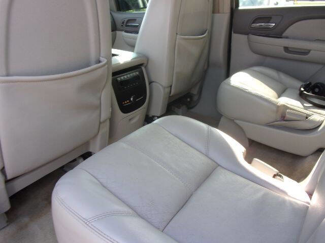 Used 2007 GMC Yukon SLT w/ SLT Preferred Equipment Group image 14