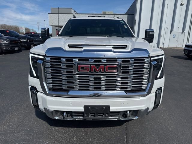 Used 2024 GMC Sierra 3500 Denali w/ Denali Reserve Package AWD/4WD image 3