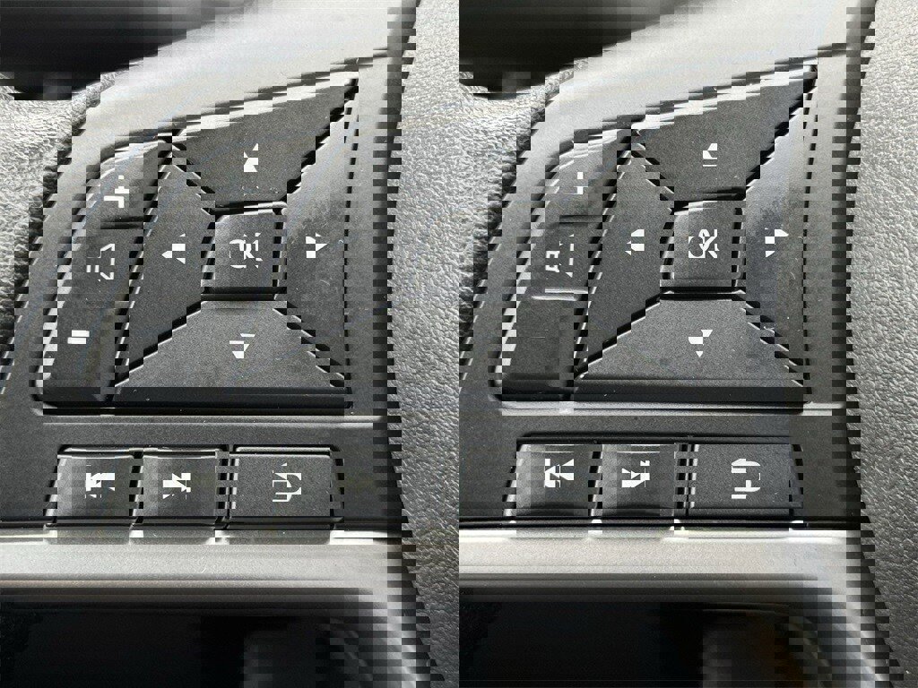 Used 2025 Nissan Altima 2.5 SV image 9