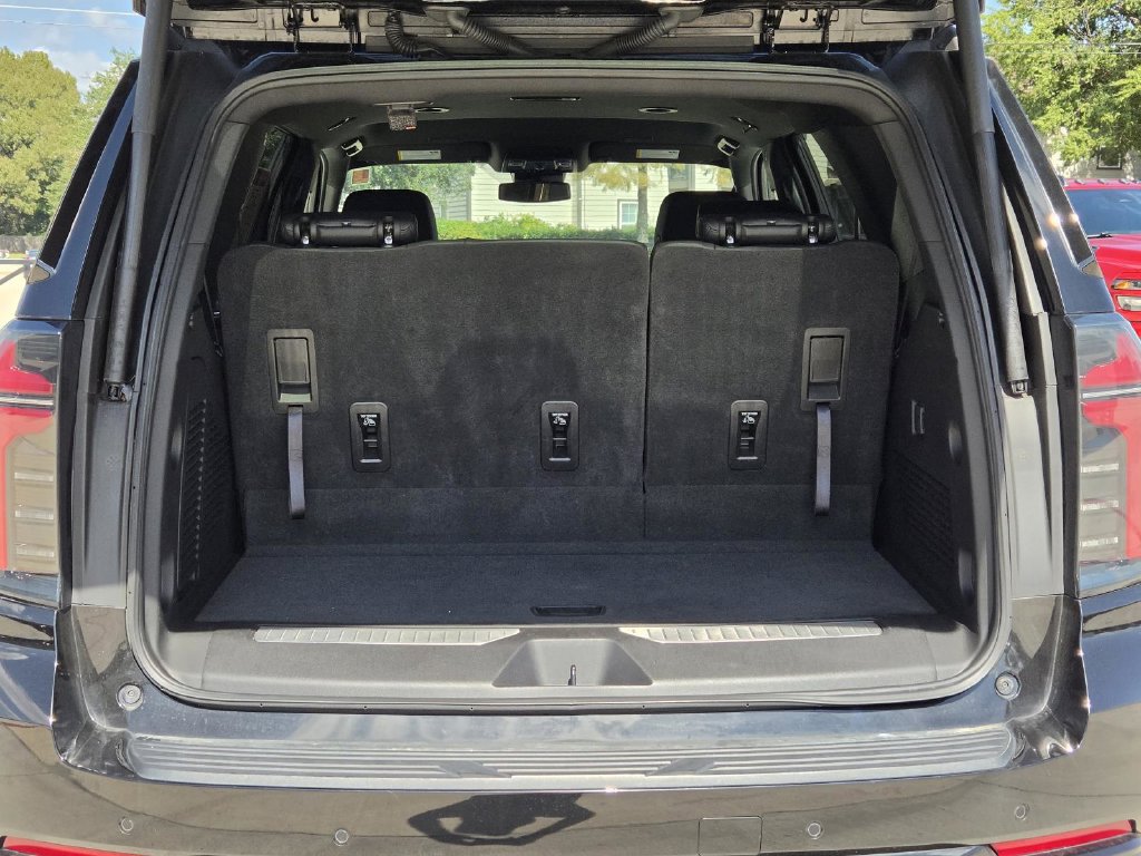 Used 2025 Chevrolet Tahoe Z71 AWD/4WD image 41