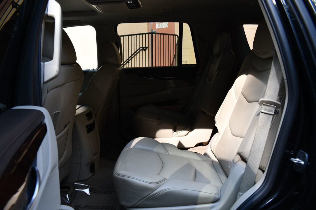 Used 2016 Cadillac Escalade Premium image 33