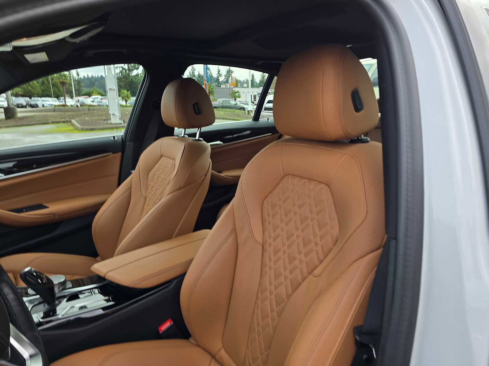 Used 2023 BMW 530e xDrive w/ Premium Package image 25