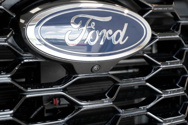 Used 2025 Ford Explorer ST-Line AWD/4WD image 9