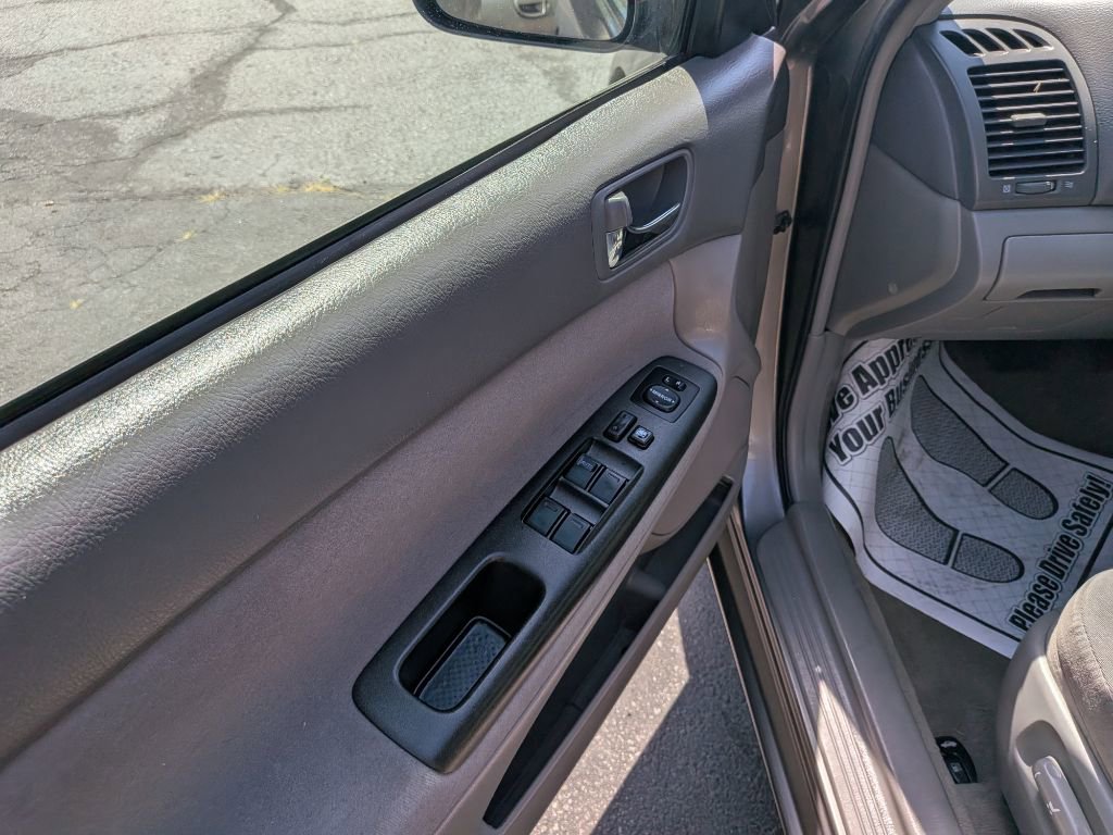 Used 2005 Toyota Camry LE FWD image 17