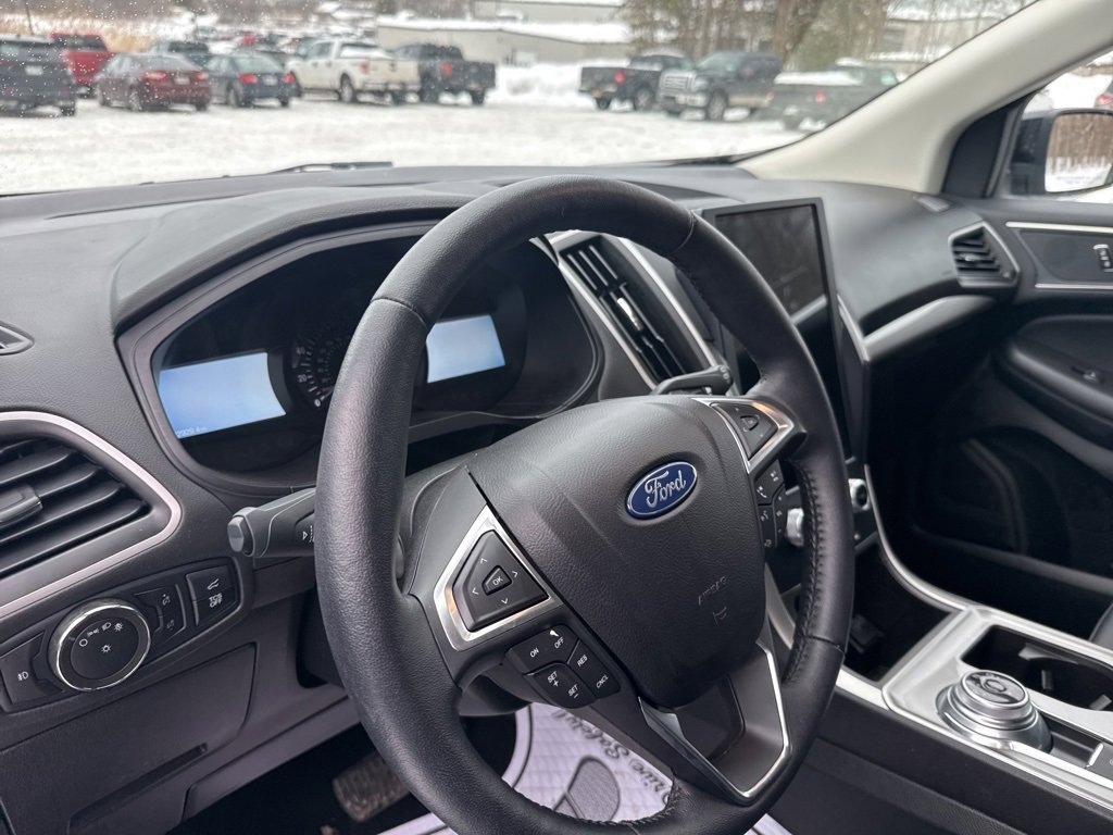 Used 2023 Ford Edge SEL w/ Convenience Package image 4