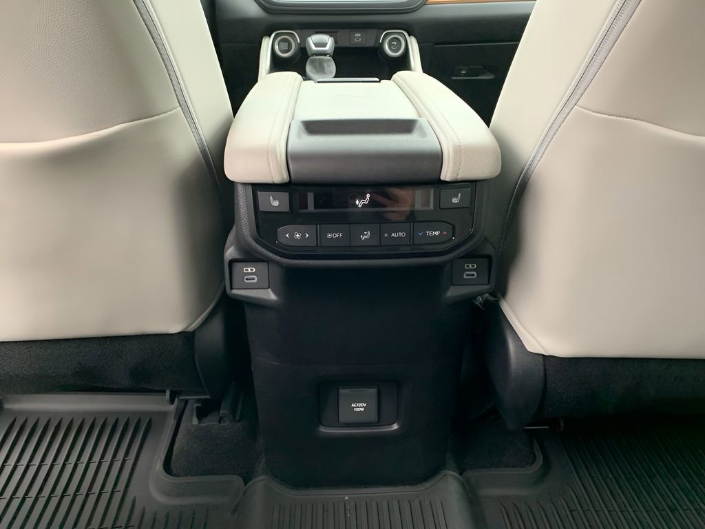 Used 2024 Toyota Grand Highlander Limited image 14