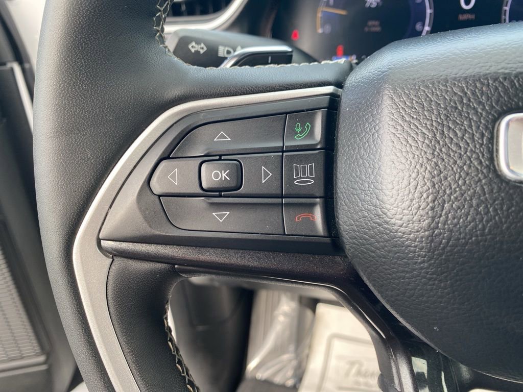 Used 2023 Jeep Grand Cherokee Altitude AWD/4WD image 16