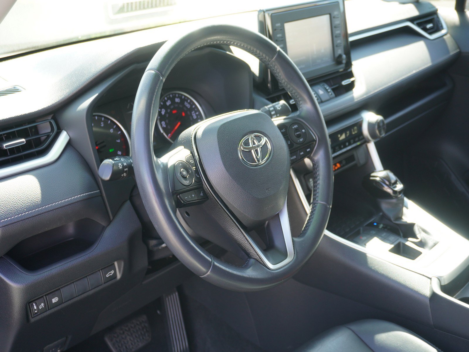 Used 2019 Toyota RAV4 XLE Premium w/ All Weather Liner Package AWD/4WD image 20