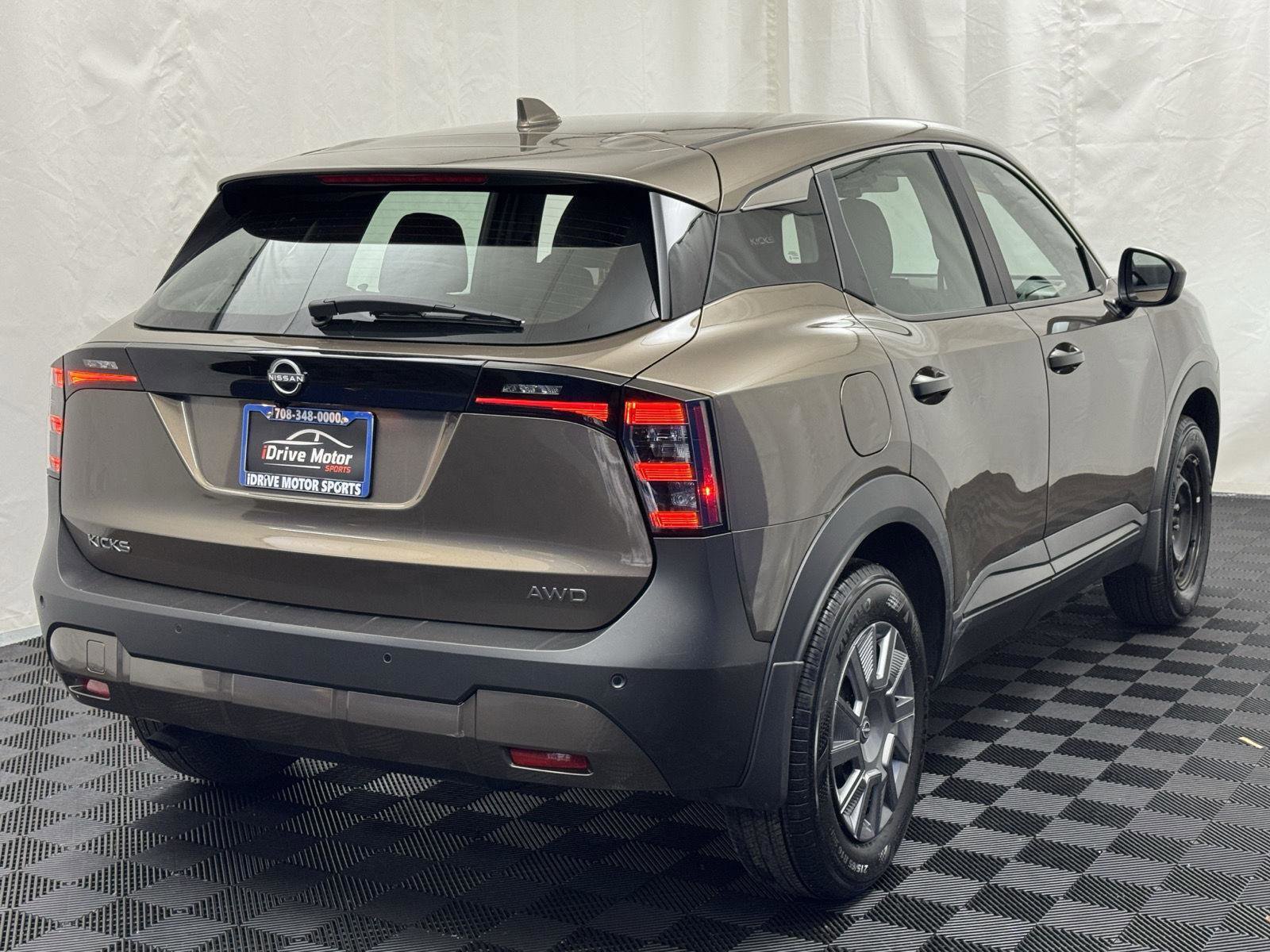 Used 2025 Nissan Kicks S AWD/4WD image 7