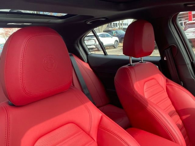 New 2025 Alfa Romeo Giulia AWD image 39