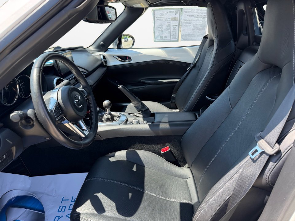 Used 2022 MAZDA MX-5 Miata RF Grand Touring RWD image 13