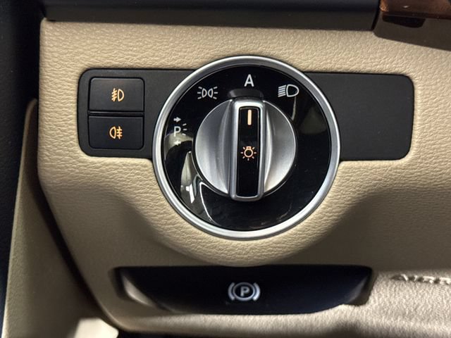 Used 2011 Mercedes-Benz GLK 350 4MATIC image 37