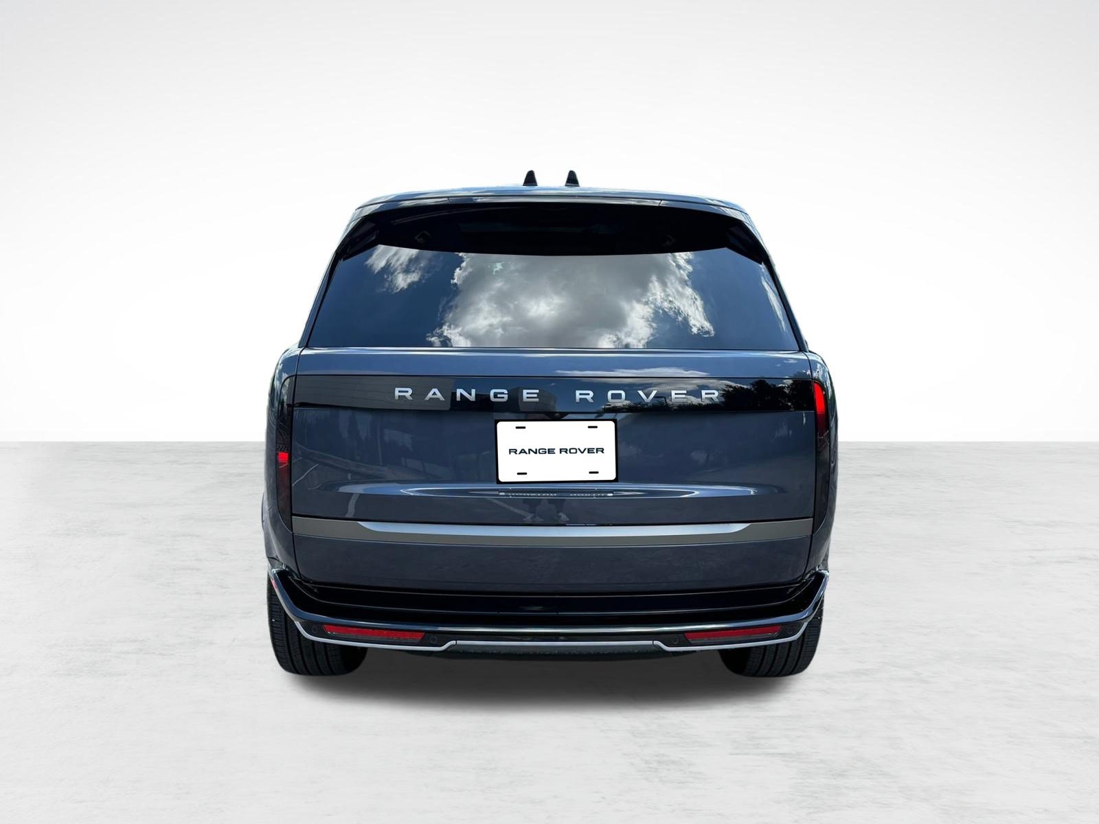 New 2026 Land Rover Range Rover Long Wheelbase SE AWD/4WD image 10