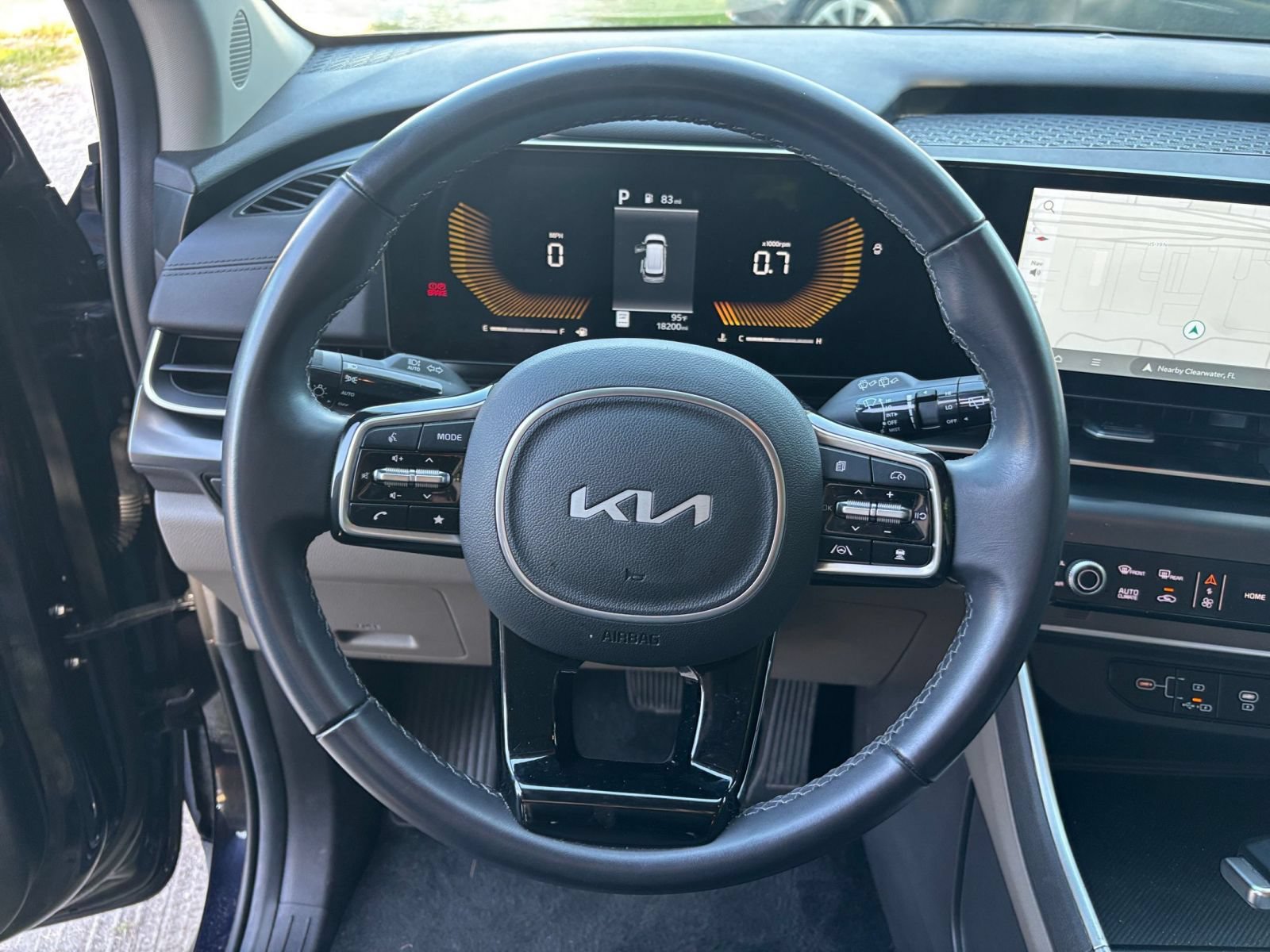 Used 2026 Kia Carnival FWD image 29