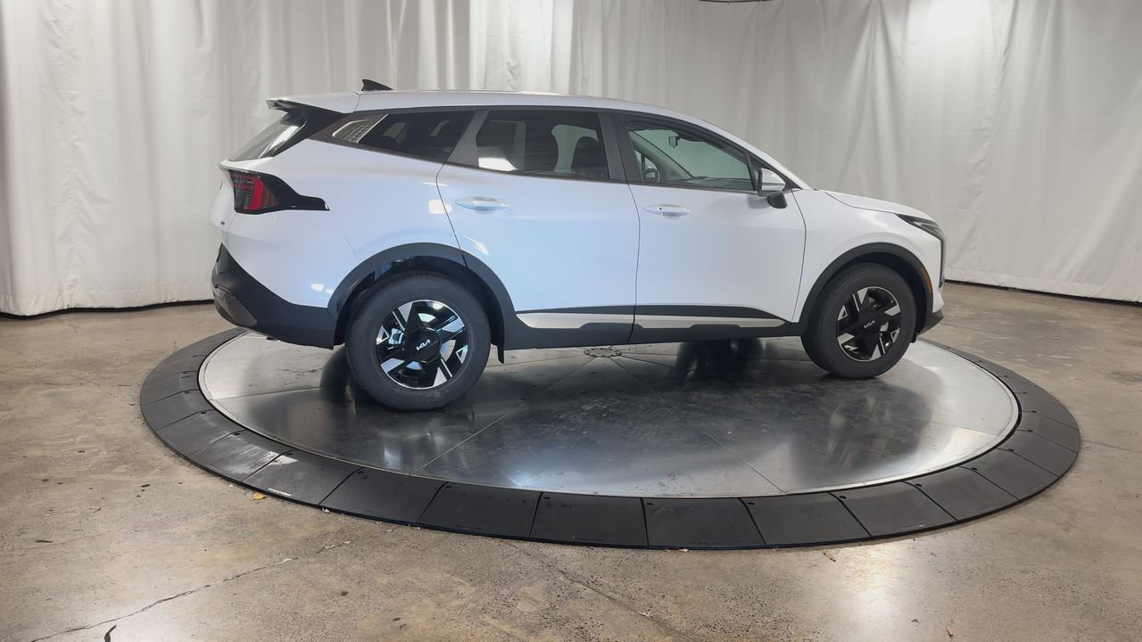 New 2026 Kia Sportage LX image 9