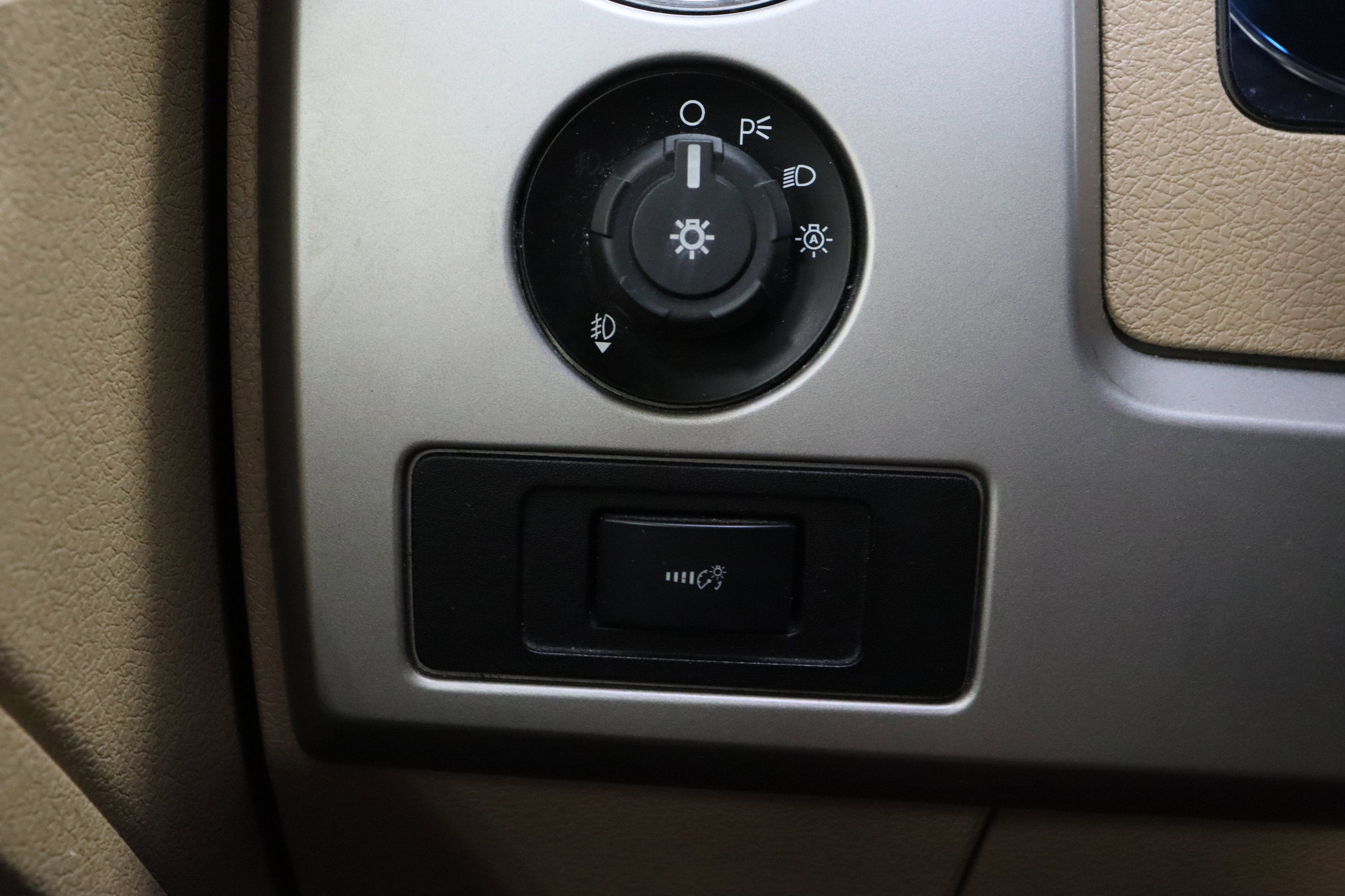 Used 2014 Ford F150 Lariat w/ Equipment Group 502A Luxury RWD image 24