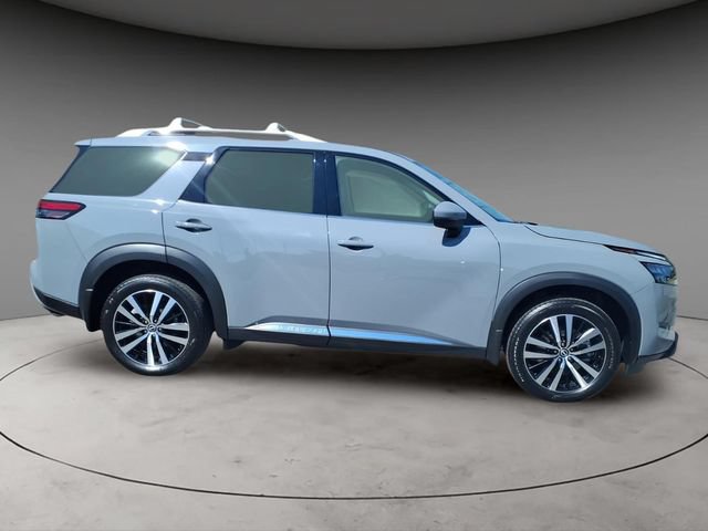 Certified 2025 Nissan Pathfinder Platinum w/ Cargo Package AWD/4WD image 5