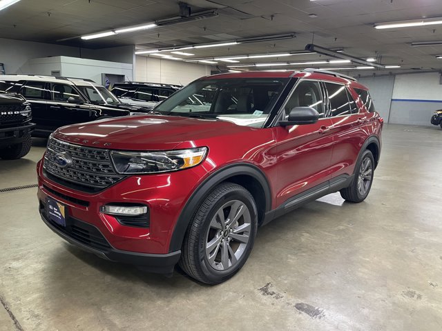 Certified 2021 Ford Explorer XLT w/ Equipment Group 202A AWD/4WD image 3