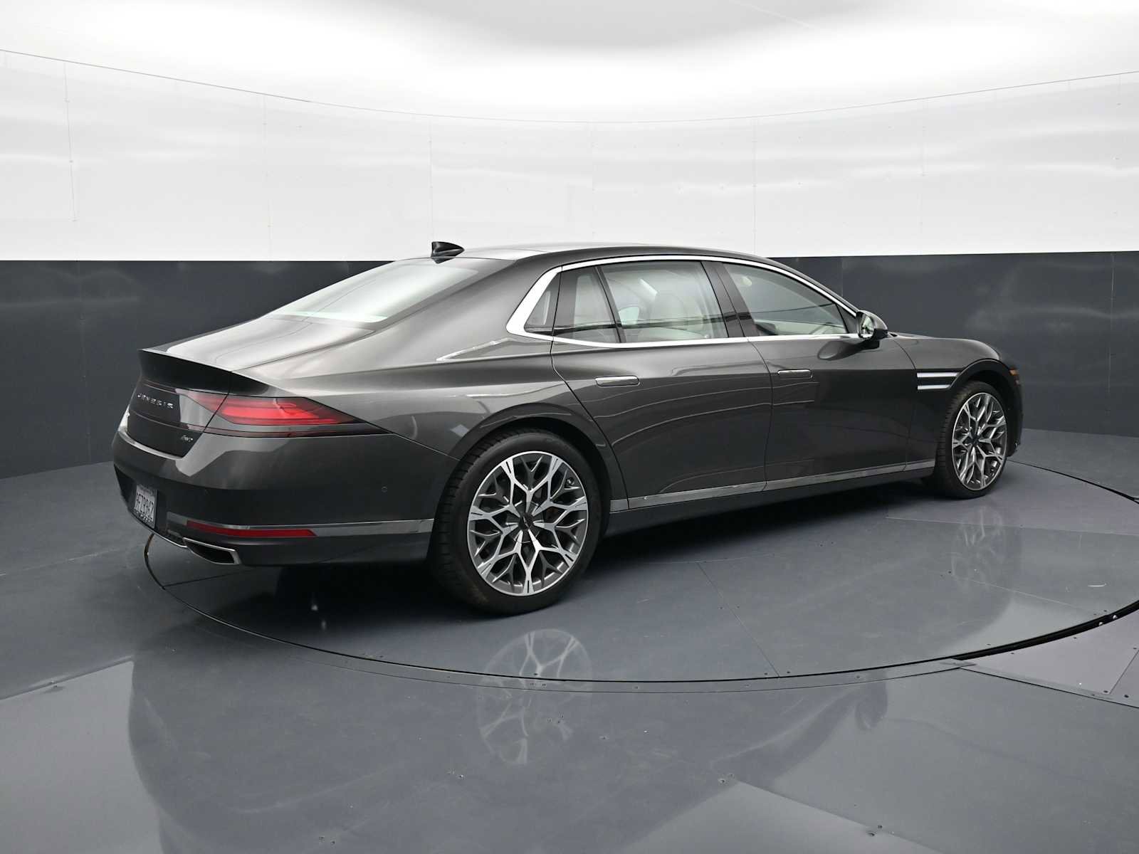 Used 2023 Genesis G90 3.5T AWD/4WD image 5