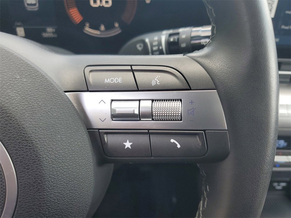 Used 2025 Hyundai Kona SEL image 25