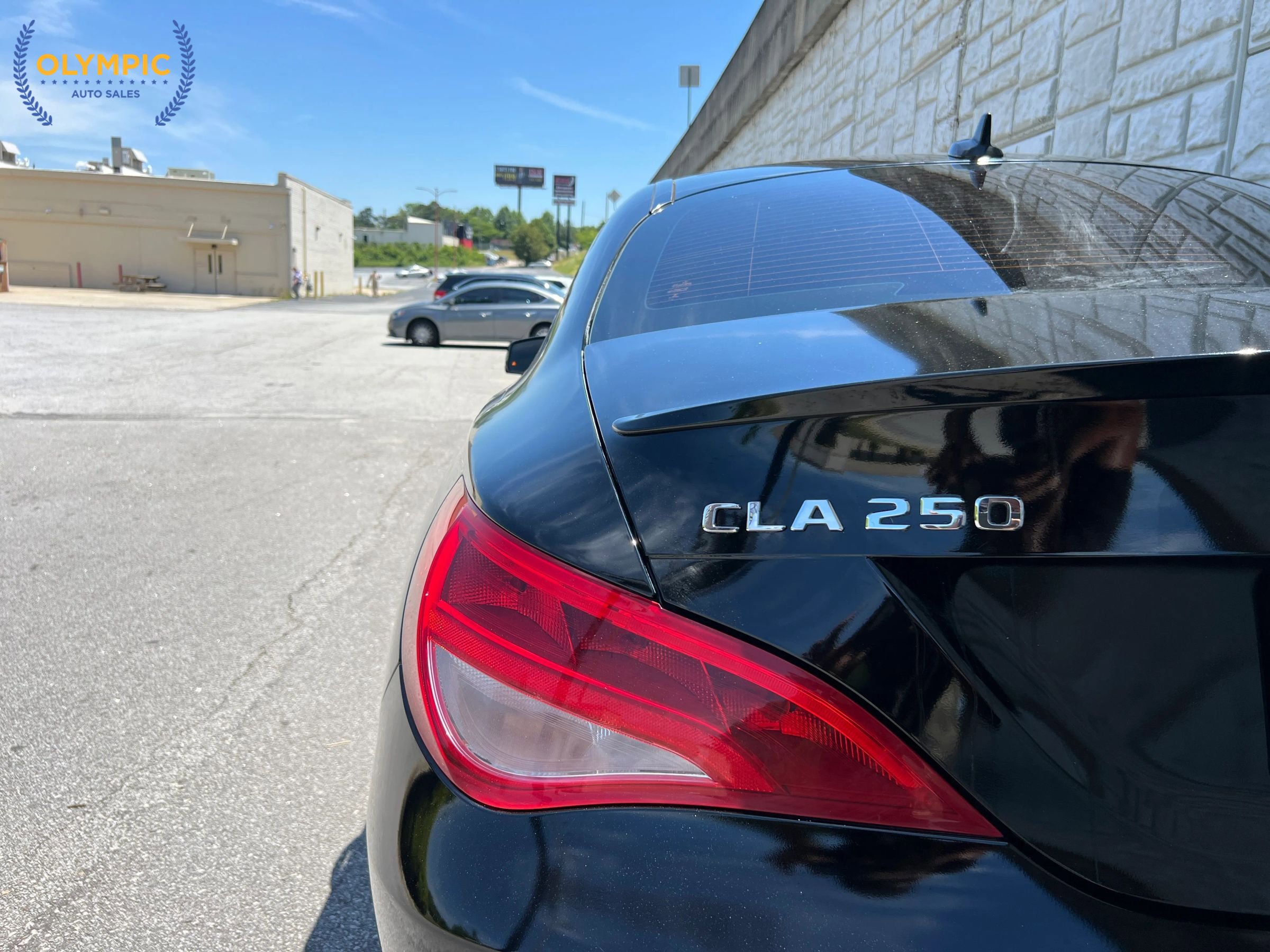 Used 2018 Mercedes-Benz CLA 250 w/ Convenience Package image 16