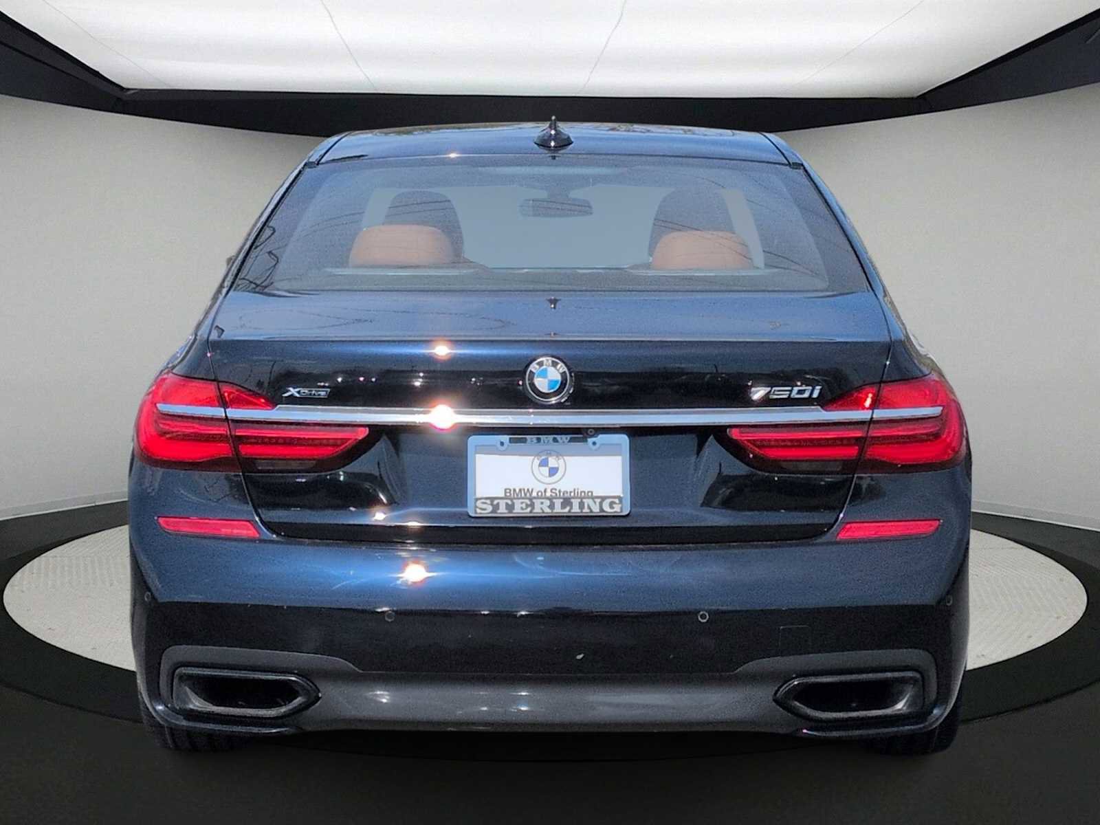 Used 2019 BMW 750i xDrive w/ M Sport Package image 7