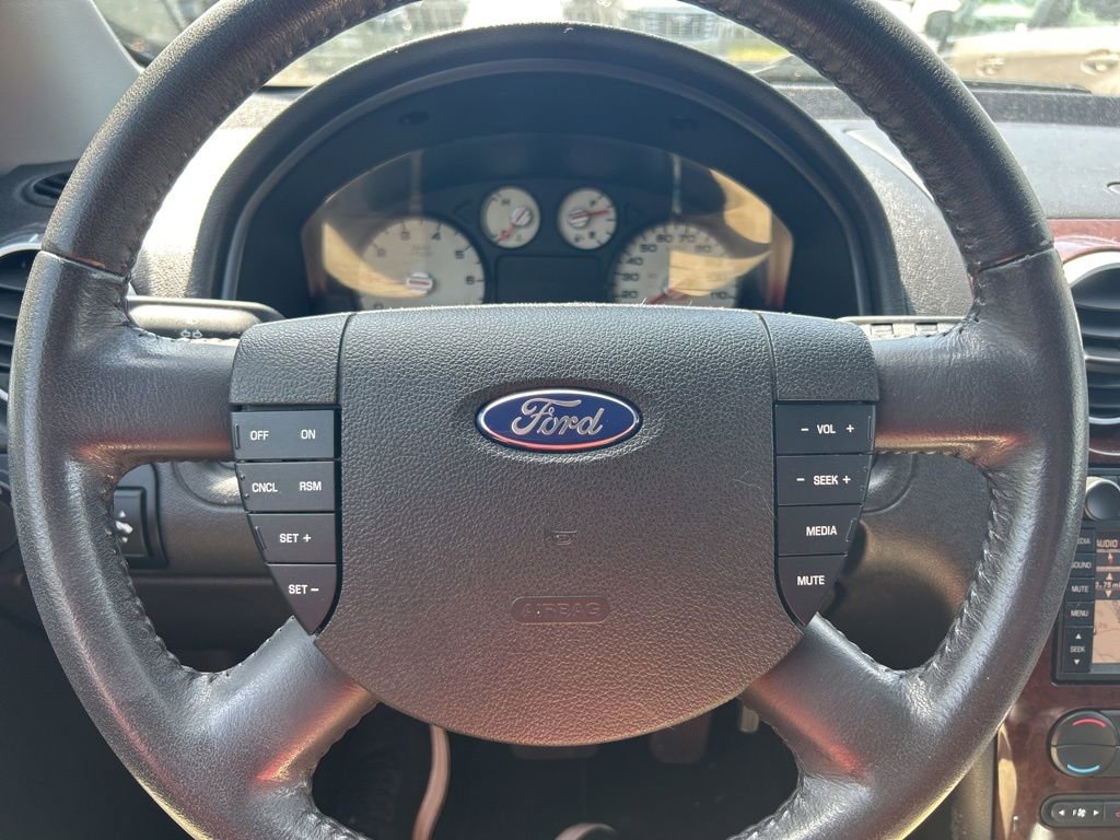 Used 2007 Ford Freestyle Limited image 21