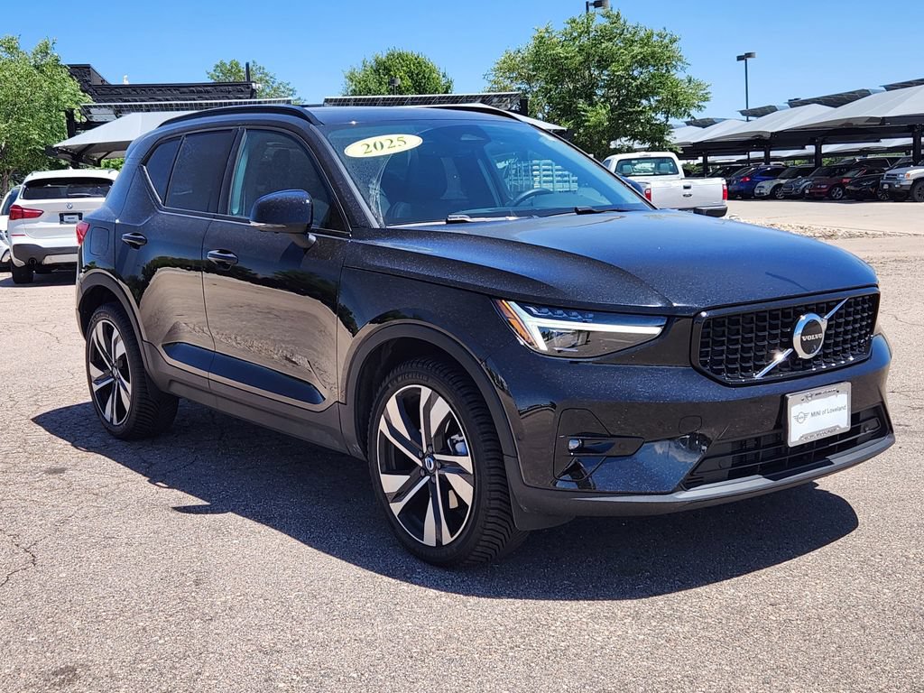 Used 2025 Volvo XC40 B5 Plus w/ Climate Package AWD/4WD image 4