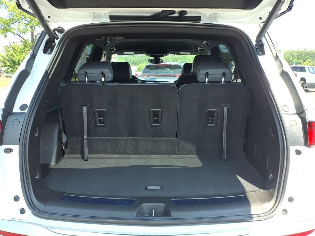 Certified 2024 Buick Enclave Essence FWD image 12