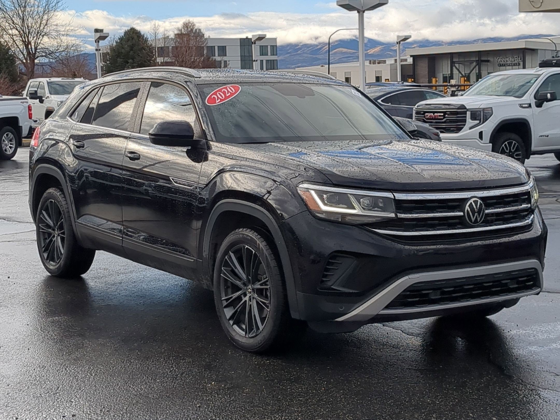 Used 2020 Volkswagen Atlas Cross Sport SE w/ Panoramic Sunroof Package image 8