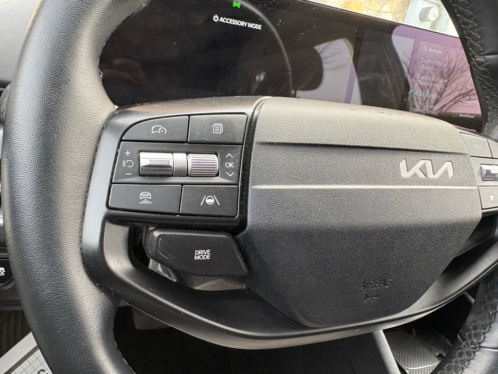 Used 2025 Kia K4 EX image 25