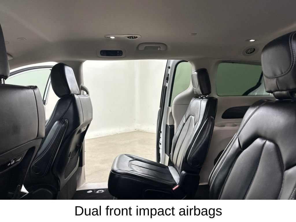 Used 2023 Chrysler Pacifica Touring-L FWD image 31