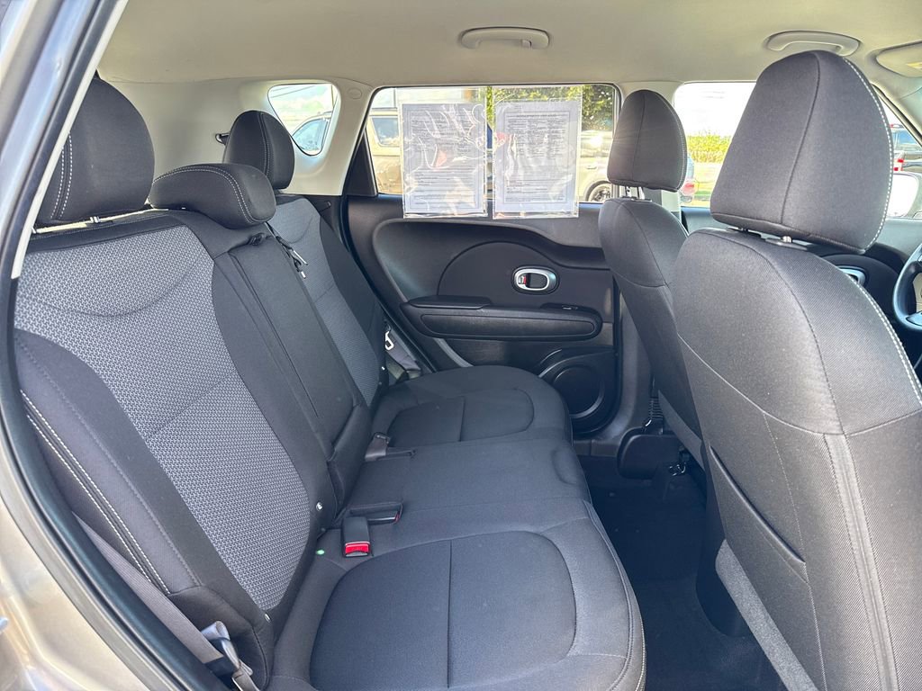 Used 2017 Kia Soul + image 14