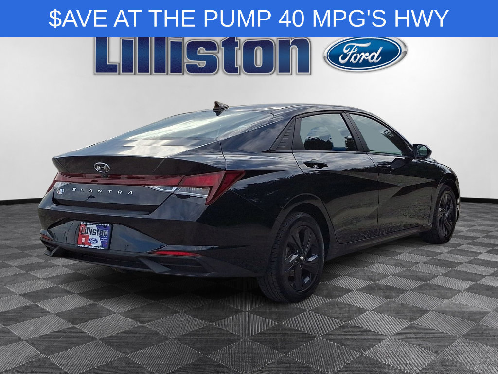 Used 2023 Hyundai Elantra SEL FWD image 4