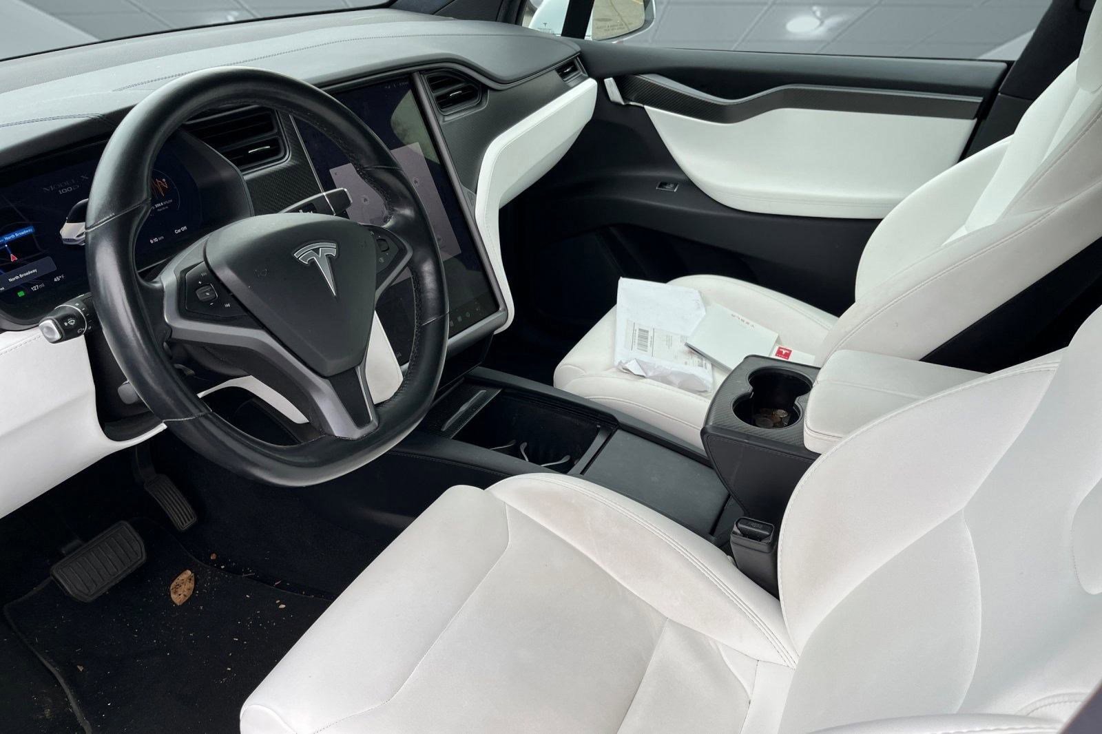 Used 2018 Tesla Model X 100D image 3