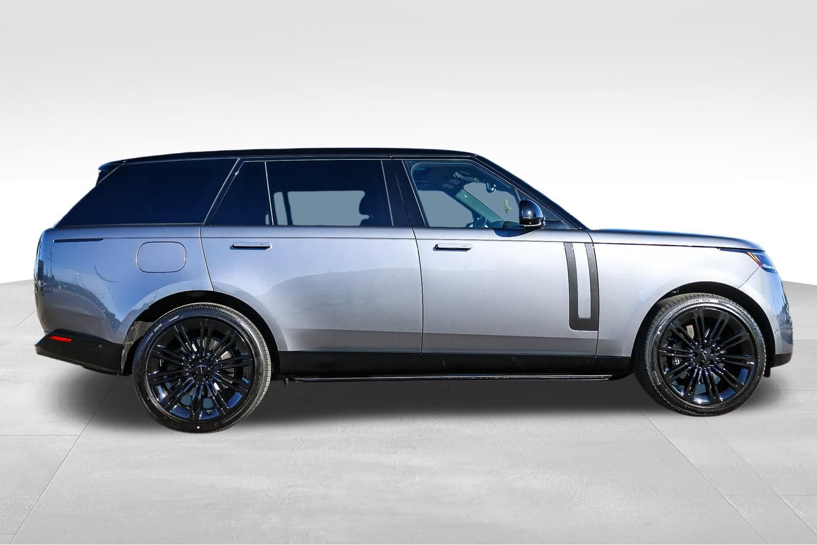New 2026 Land Rover Range Rover Long Wheelbase SE image 4