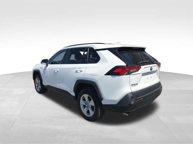Used 2021 Toyota RAV4 XLE w/ XLE Grade Weather Package AWD/4WD image 3