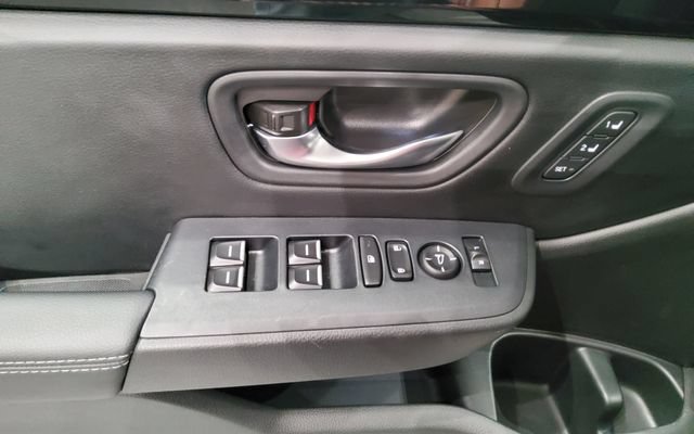 Certified 2025 Honda Pilot Touring image 25