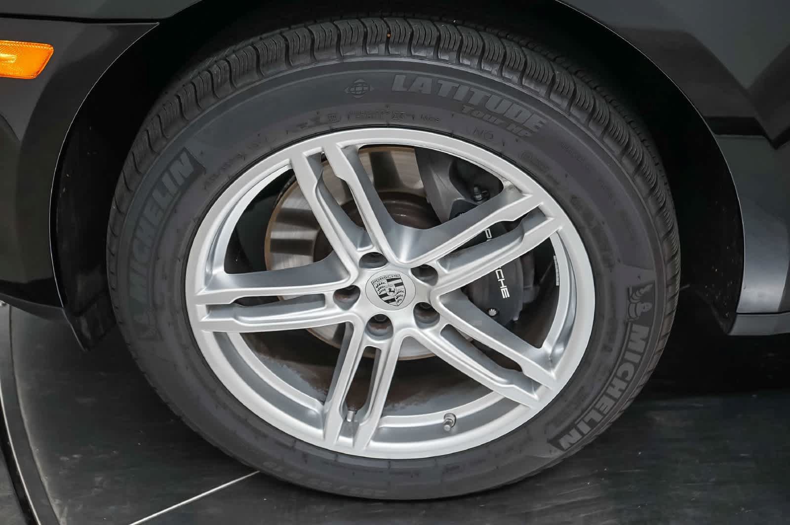 Certified 2026 Porsche Macan AWD/4WD image 14