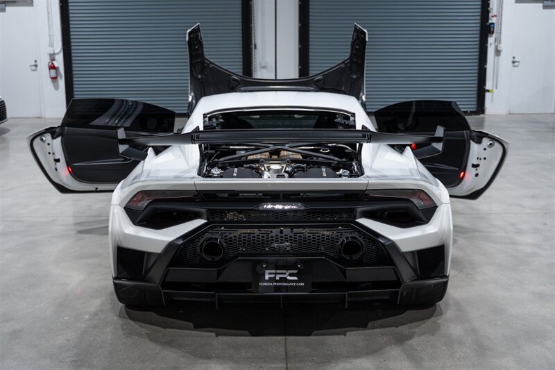 Used 2022 Lamborghini Huracan STO RWD image 40